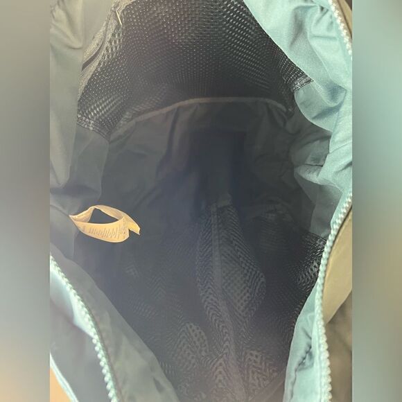 Authentic Lululemom Live Free Tote - Picture 6 of 7